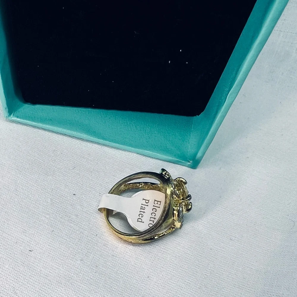 Gorgeous Big Statement Ring Vintage Deadstock 90s Glam